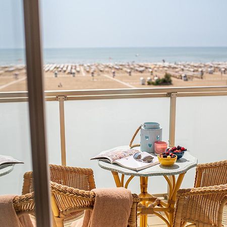 Hotel Karinzia Caorle Bagian luar foto