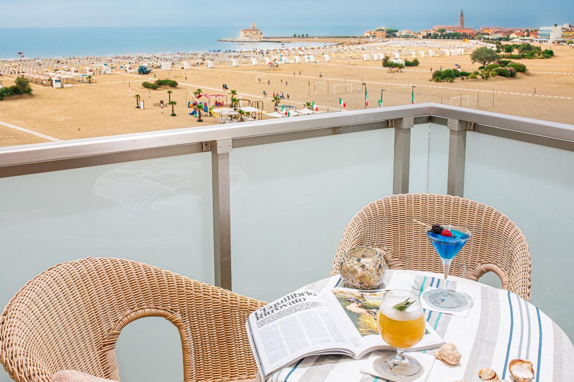 Hotel Karinzia Caorle Bagian luar foto