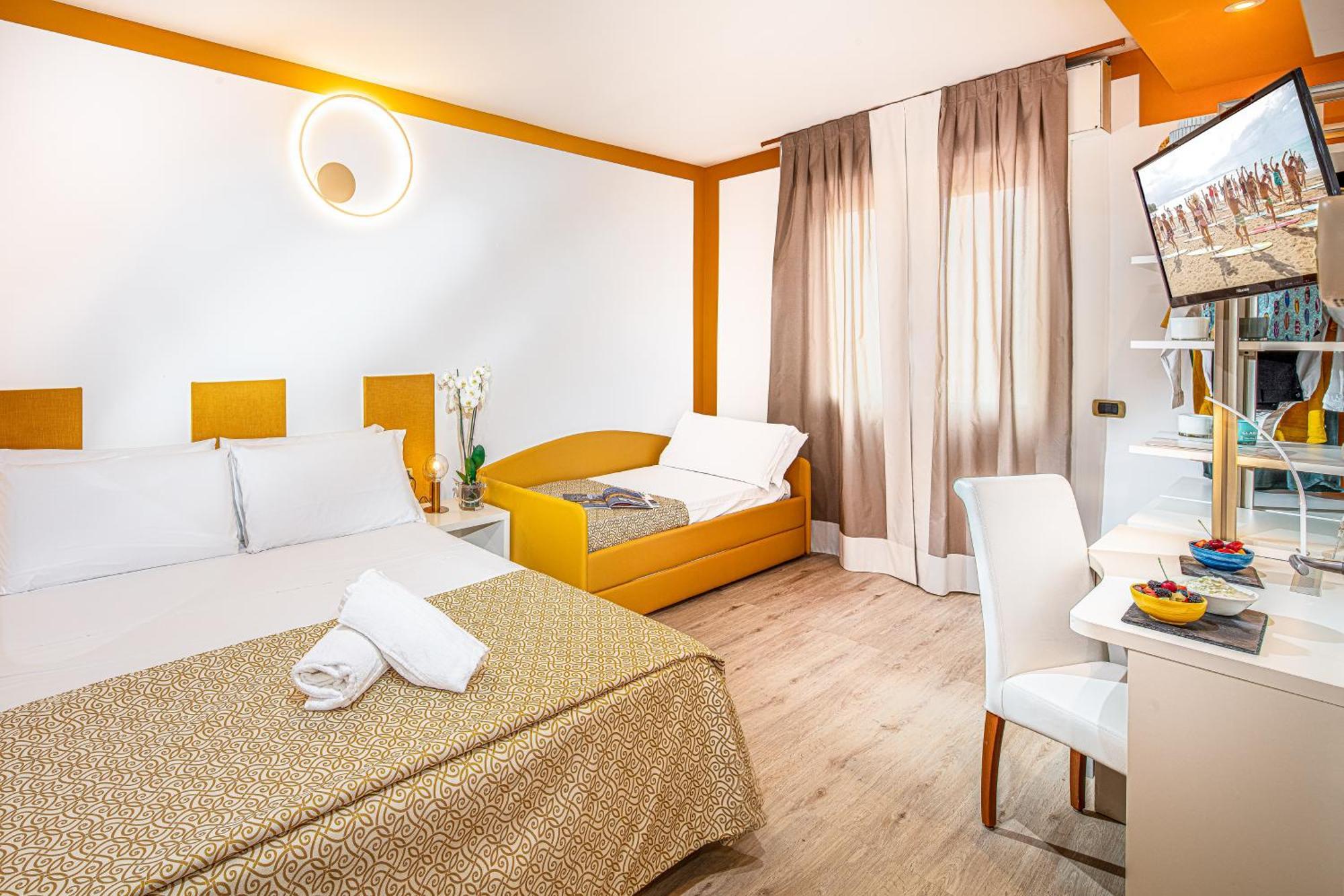Hotel Karinzia Caorle Bagian luar foto